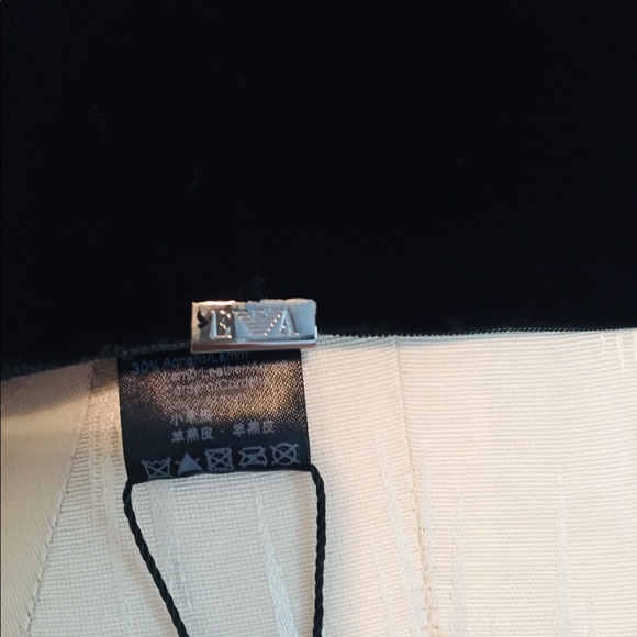 Armani hat, size 57 velvet and lamb